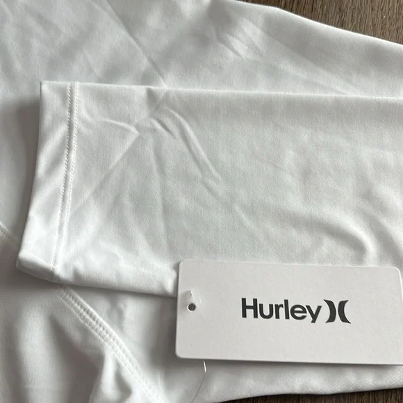 New HURLEY RASH GUARD Women's Shirt Size Xtra-Large  (UPF 50+) - Picture 4 of 9